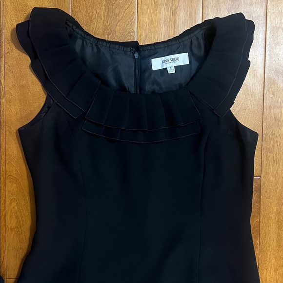 Jones Studio Black Sheath Ruffle Neck Dress Size 6 Career Academia Holiday Event - Picture 2 of 11